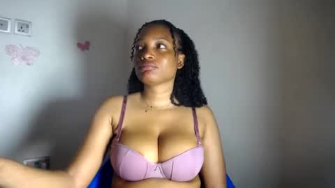 Snapshot of beautiful_moanna chatting on 06.11.26 moanna online show from 06.11.26