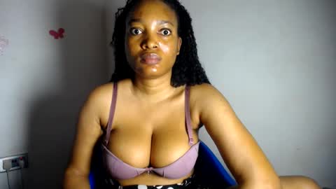 Snapshot of beautiful_moanna chatting on 07.12.26 moanna online show from 07.12.26