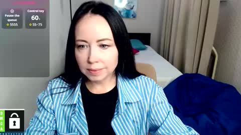 beautiful_moon3 online show from 10.16.25