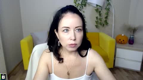 beautiful_moon3 online show from 10.28.25