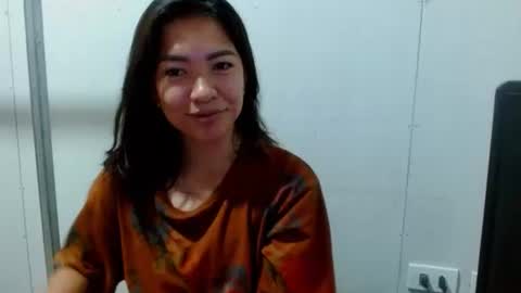 Snapshot of beautiful_sm1le chatting on 11.13.25 Smiley online show from 11.13.25