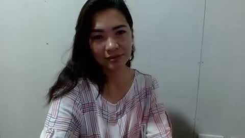 Snapshot of beautiful_sm1le chatting on 11.14.25 Smiley online show from 11.14.25