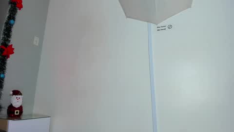 Snapshot of beautifull_wild_girl chatting on 12.22.24 maria online show from 12.22.24