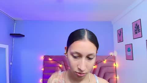 Snapshot of beautifulskinny18 chatting on 02.07.25 Shalom online show from 02.07.25