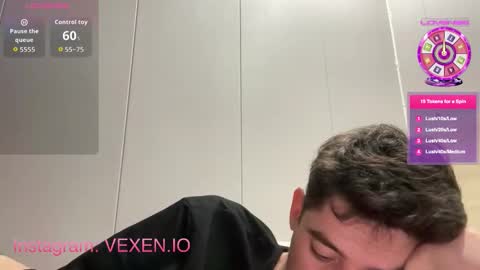 Snapshot of beautydicked chatting on 12.17.25 beautydicked online show from 12.17.25