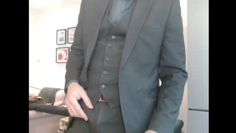 Snapshot of beautysbrit chatting on 02.05.25 BeautysBrit online show from 02.05.25