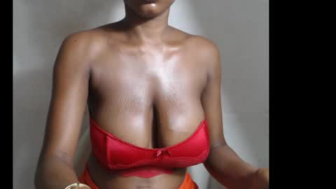 Snapshot of beautyslut1 chatting on 06.23.26 beautyslut1 online show from 06.23.26