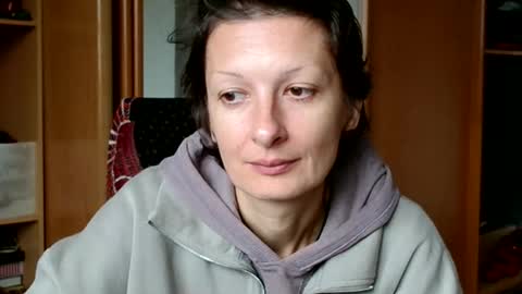 Snapshot of bebacksooon chatting on 11.10.25 Raluca online show from 11.10.25