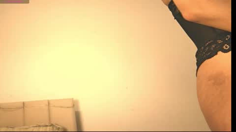 Snapshot of bebe_sua chatting on 12.16.25 Jennifer online show from 12.16.25