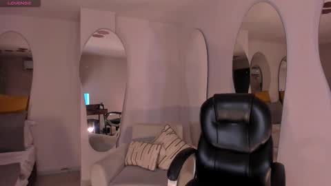 Snapshot of beccabaxter chatting on 09.20.25 Am Becca online show from 09.20.25