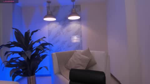 Snapshot of beccabaxter chatting on 09.24.25 Am Becca online show from 09.24.25