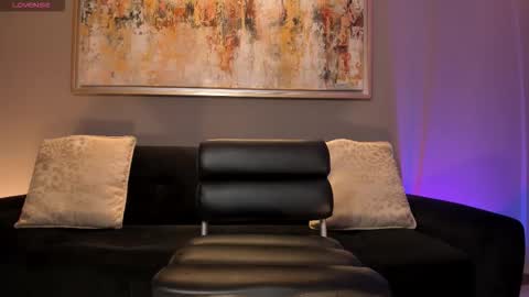 Snapshot of beccabaxter chatting on 10.03.25 Am Becca online show from 10.03.25