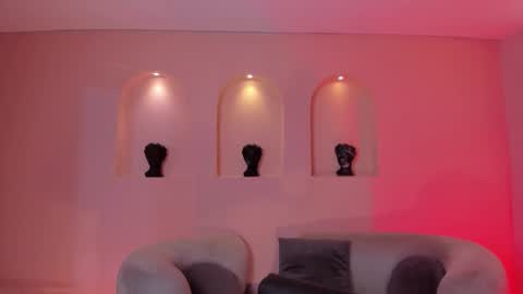 Snapshot of beccabaxter chatting on 11.20.25 Am Becca online show from 11.20.25