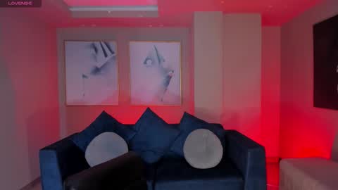 Snapshot of beccabaxter chatting on 11.26.25 Am Becca online show from 11.26.25