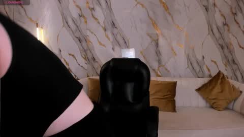 Snapshot of beccabaxter chatting on 12.05.25 Am Becca online show from 12.05.25