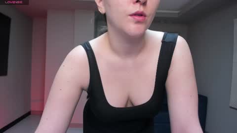 Snapshot of beccabaxter chatting on 08.04.26 Am Becca online show from 08.04.26