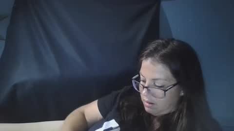 Snapshot of beccabee37 chatting on 09.23.25 beccabee37 online show from 09.23.25