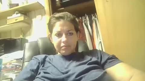 Snapshot of beccabee37 chatting on 10.12.25 beccabee37 online show from 10.12.25