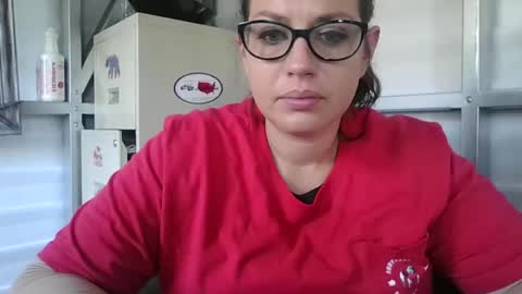 Snapshot of beccabee37 chatting on 02.09.26 beccabee37 online show from 02.09.26