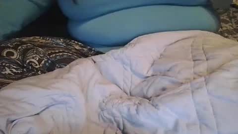 Snapshot of beccabee37 chatting on 02.11.26 beccabee37 online show from 02.11.26