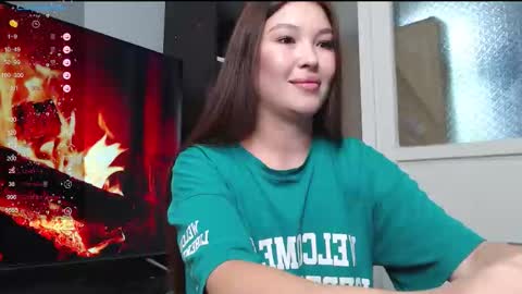 Snapshot of beccahert chatting on 10.05.25 BeccaHert online show from 10.05.25