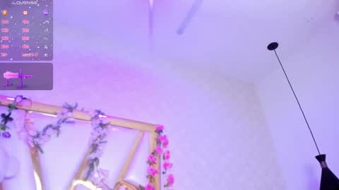 Snapshot of beccamathew chatting on 11.29.25 Becca Mathew online show from 11.29.25