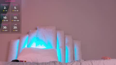 Beecckkkaaa online show from 04.21.26