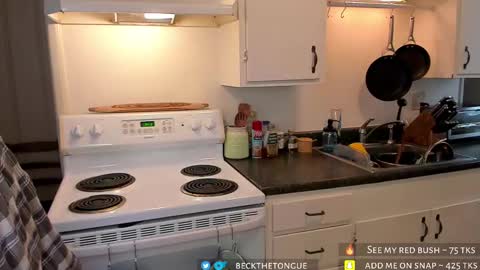 Snapshot of beckthetongue chatting on 02.27.25 Beck the tongue online show from 02.27.25