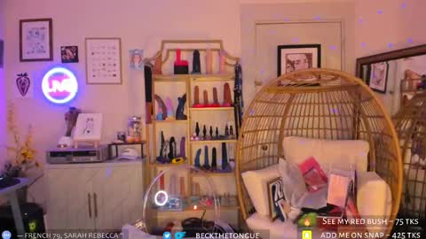 Snapshot of beckthetongue chatting on 10.01.25 Beck the tongue online show from 10.01.25