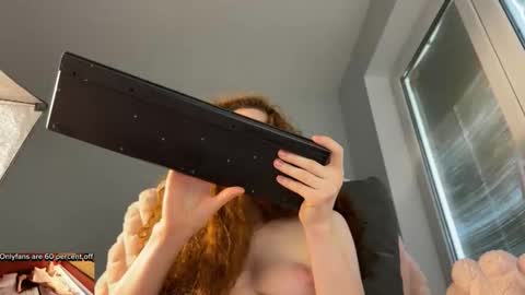 Snapshot of becky_baker chatting on 09.18.25 Lisa guys sorry I have problems with electricity in my city....guys please give me time I will solve all the problems online show from 09.18.25