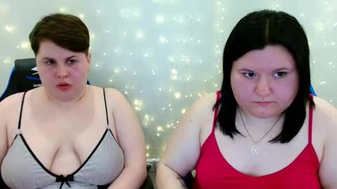 BeckyAndEllen online show from 04.10.26