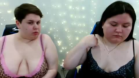 BeckyAndEllen online show from 05.03.26