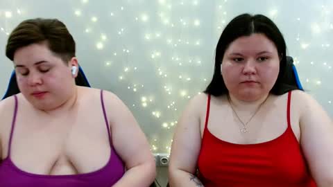 Snapshot of beckyandellen chatting on 05.18.26 BeckyAndEllen online show from 05.18.26
