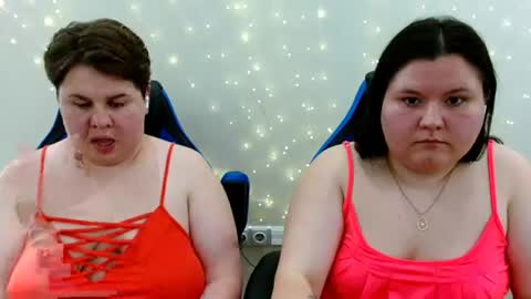 Snapshot of beckyandellen chatting on 07.22.26 BeckyAndEllen online show from 07.22.26