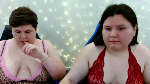 Snapshot of beckyandellen chatting on 07.31.26 BeckyAndEllen online show from 07.31.26