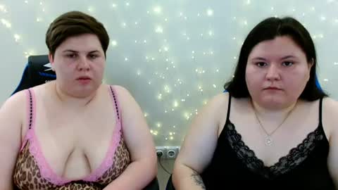 Snapshot of beckyandellen chatting on 08.02.26 BeckyAndEllen online show from 08.02.26