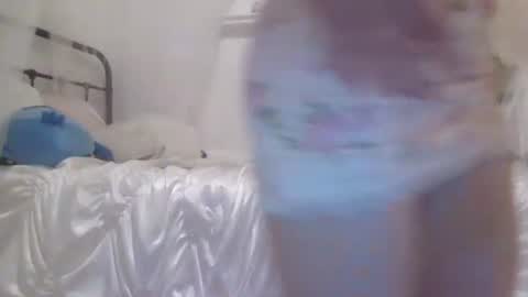 Snapshot of bedazzlemykitty chatting on 04.03.26 bedazzlemykitty online show from 04.03.26