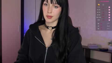 Snapshot of bedcore chatting on 11.06.25 Violet online show from 11.06.25