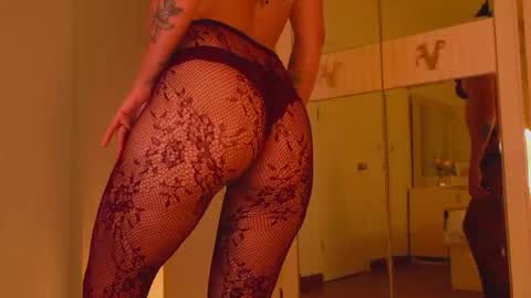 Snapshot of bedcore chatting on 03.16.26 Violet online show from 03.16.26