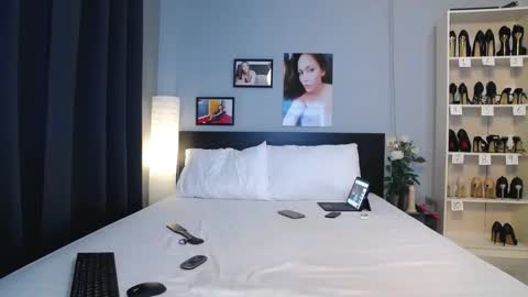 Snapshot of beebeethai chatting on 11.18.25 Bee if you ever see the girl who can take 12 inch all the way inside the ass try me online show from 11.18.25