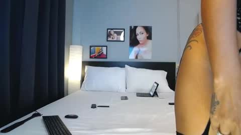 Snapshot of beebeethai chatting on 11.25.25 Bee if you ever see the girl who can take 12 inch all the way inside the ass try me online show from 11.25.25