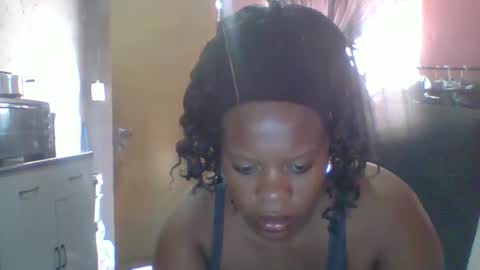 beequeen4 online show from 02.02.26