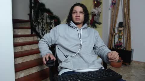 independent model online show from 12.16.25