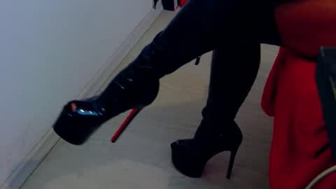 Snapshot of belatrixdomme chatting on 05.16.26 BelatrixDomme online show from 05.16.26
