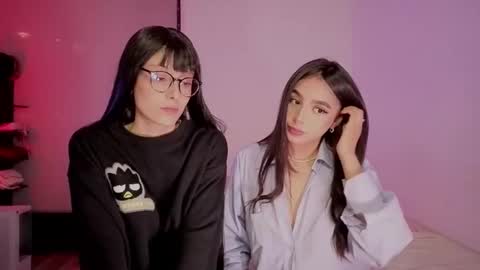 Snapshot of belaxmeganofficial chatting on 12.17.25 belaxmeganofficial online show from 12.17.25