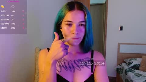 Snapshot of bell_art chatting on 12.18.24 online show from 12.18.24