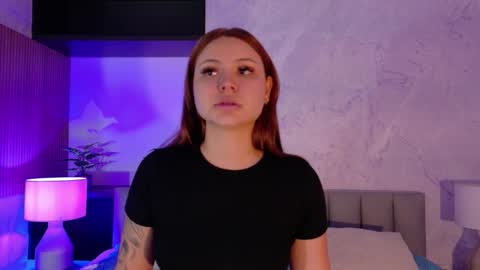 Snapshot of bella01_ chatting on 11.04.25 BELLA online show from 11.04.25