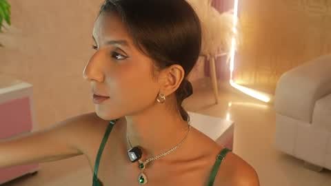 Snapshot of bella19__ chatting on 05.06.26 bella19 online show from 05.06.26