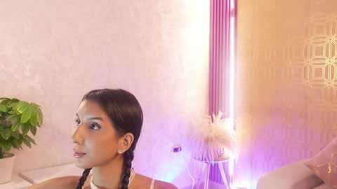 Snapshot of bella19__ chatting on 05.26.26 bella19 online show from 05.26.26