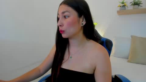 Snapshot of bella_99x chatting on 08.03.26 Bel 3 online show from 08.03.26